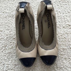 CHANEL Classic Two ToneElastic Logo Pumps